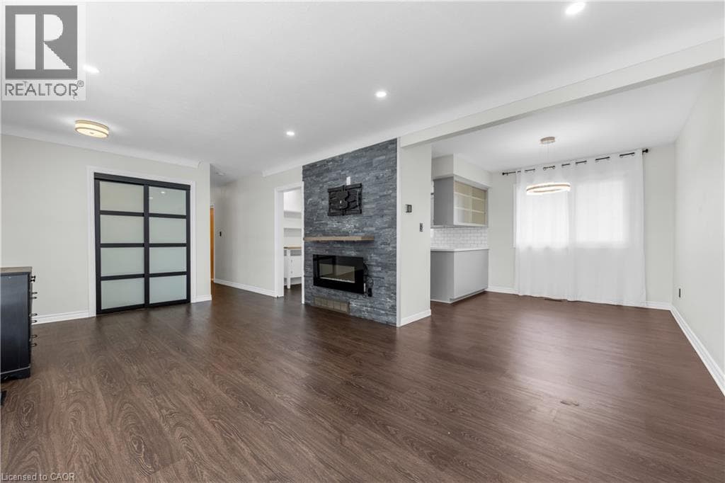 Single Family at 5 ARMOUR Drive, Welland, Ontario - Photo 6 - RE/MAX Garden City Realty