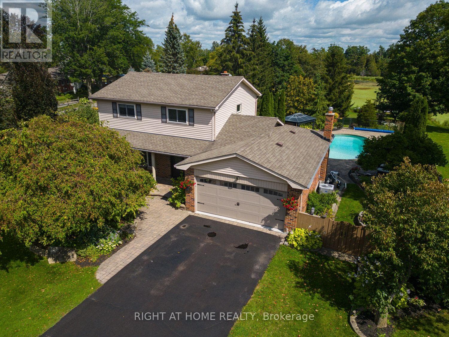 63 Robinglade Avenue