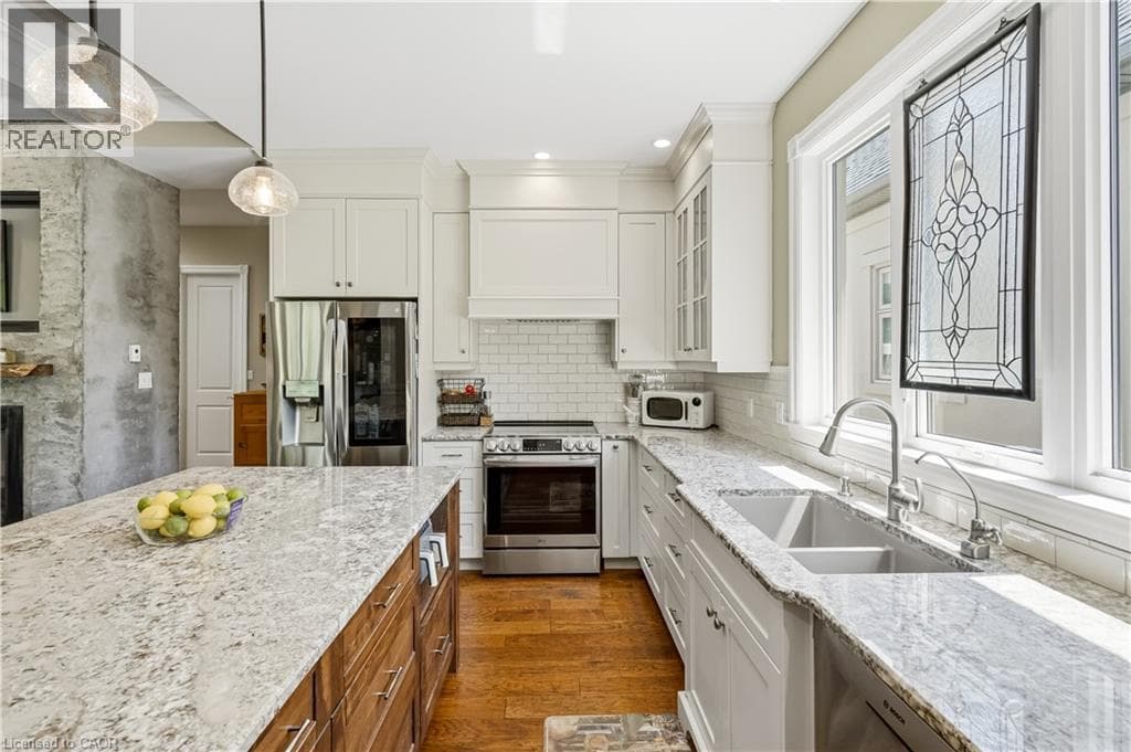 Single Family at 411 NASSAU Street, Niagara-on-the-Lake, Ontario - Photo 10 - RE/MAX Garden City Realty
