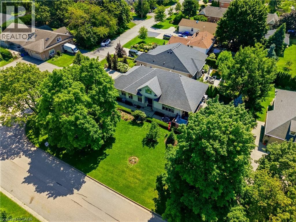 Single Family at 411 NASSAU Street, Niagara-on-the-Lake, Ontario - Photo 3 - RE/MAX Garden City Realty