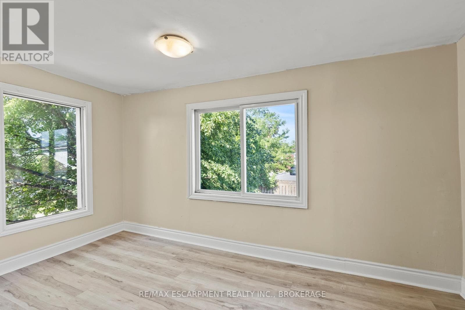 Multi-family at Upper- 1 West Street, Thorold (Thorold Downtown), Ontario - Photo 10 - RE/MAX Garden City Realty