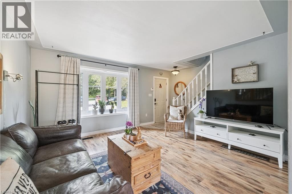 Single Family at 35 MILL CREEK Road, Cambridge, Ontario - Photo 5 - RE/MAX Garden City Realty
