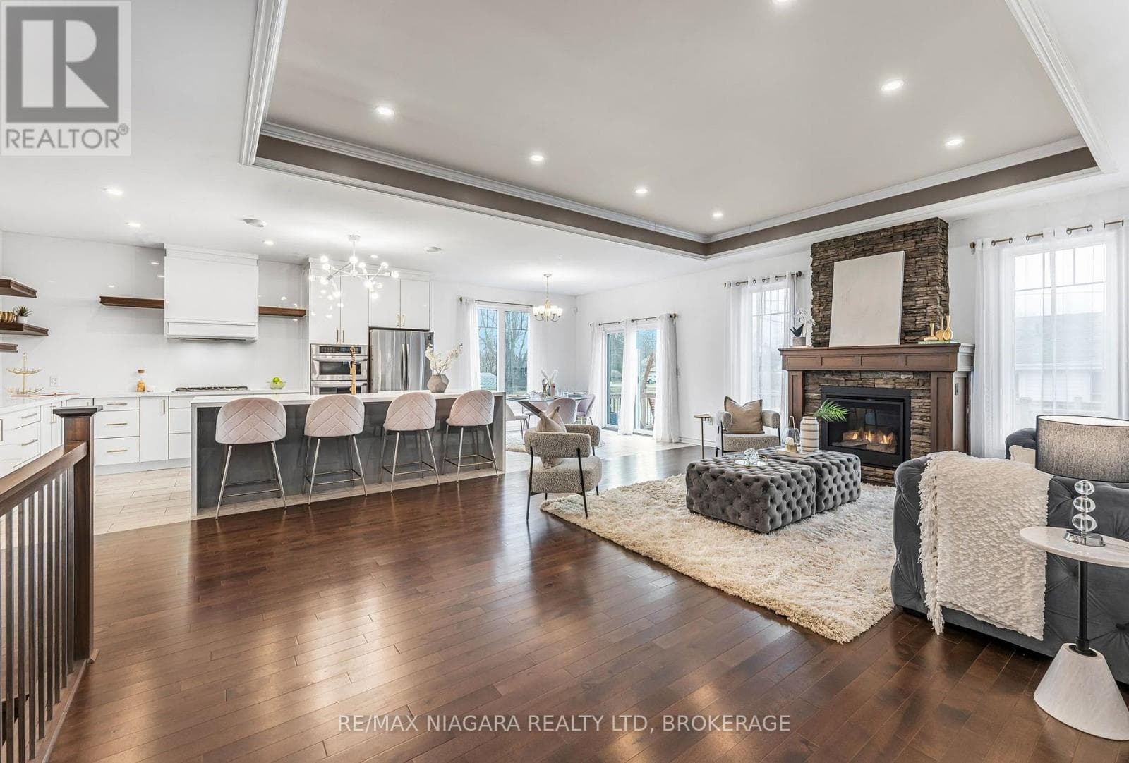 Single Family at 3157 Bethune Avenue, Fort Erie (Ridgeway), Ontario - Photo 3 - RE/MAX Garden City Realty