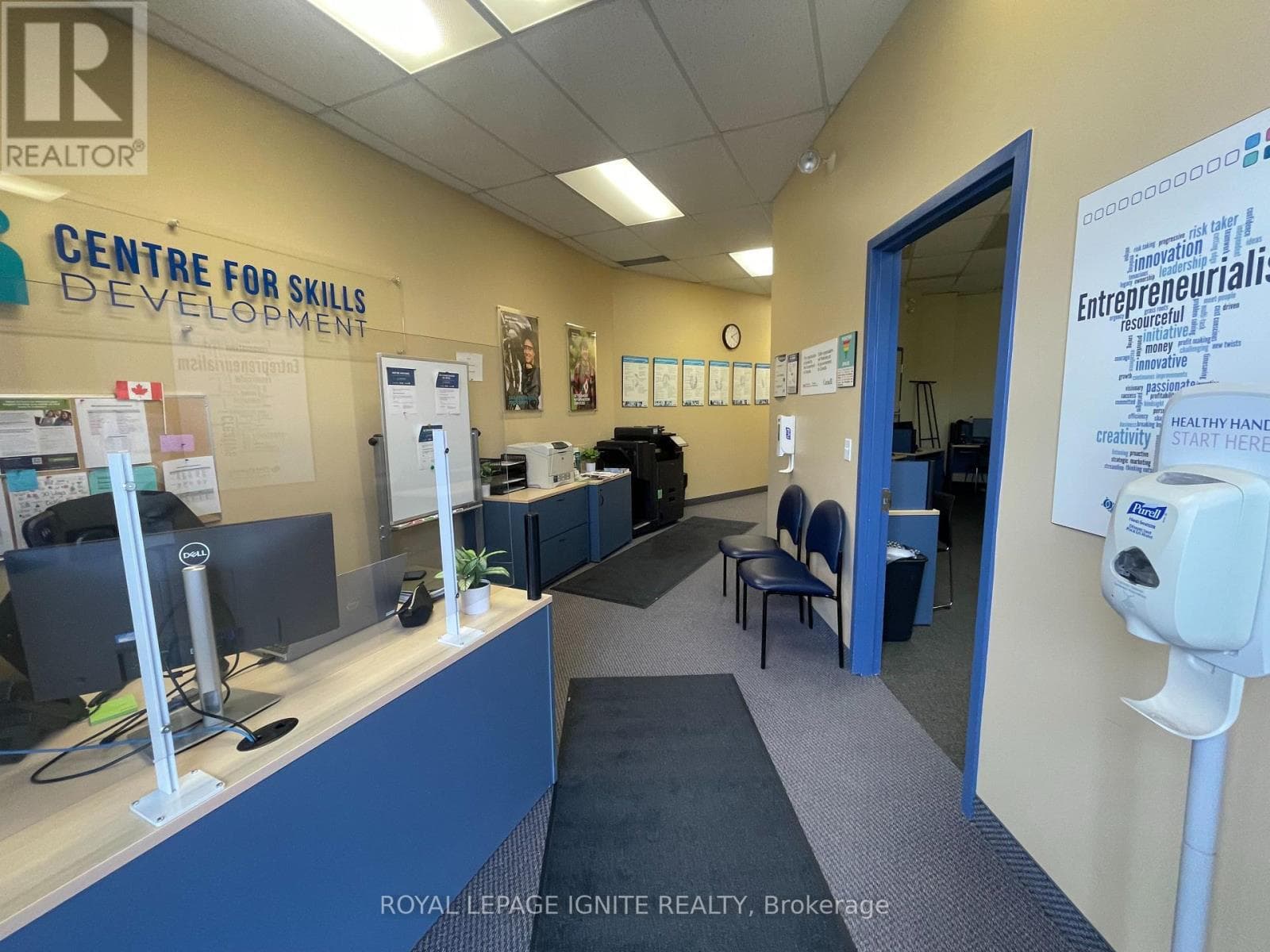 Retail at 10 & 11- 1395 Abbeywood Drive, Oakville (GA Glen Abbey), Ontario - Photo 3 - RE/MAX Garden City Realty