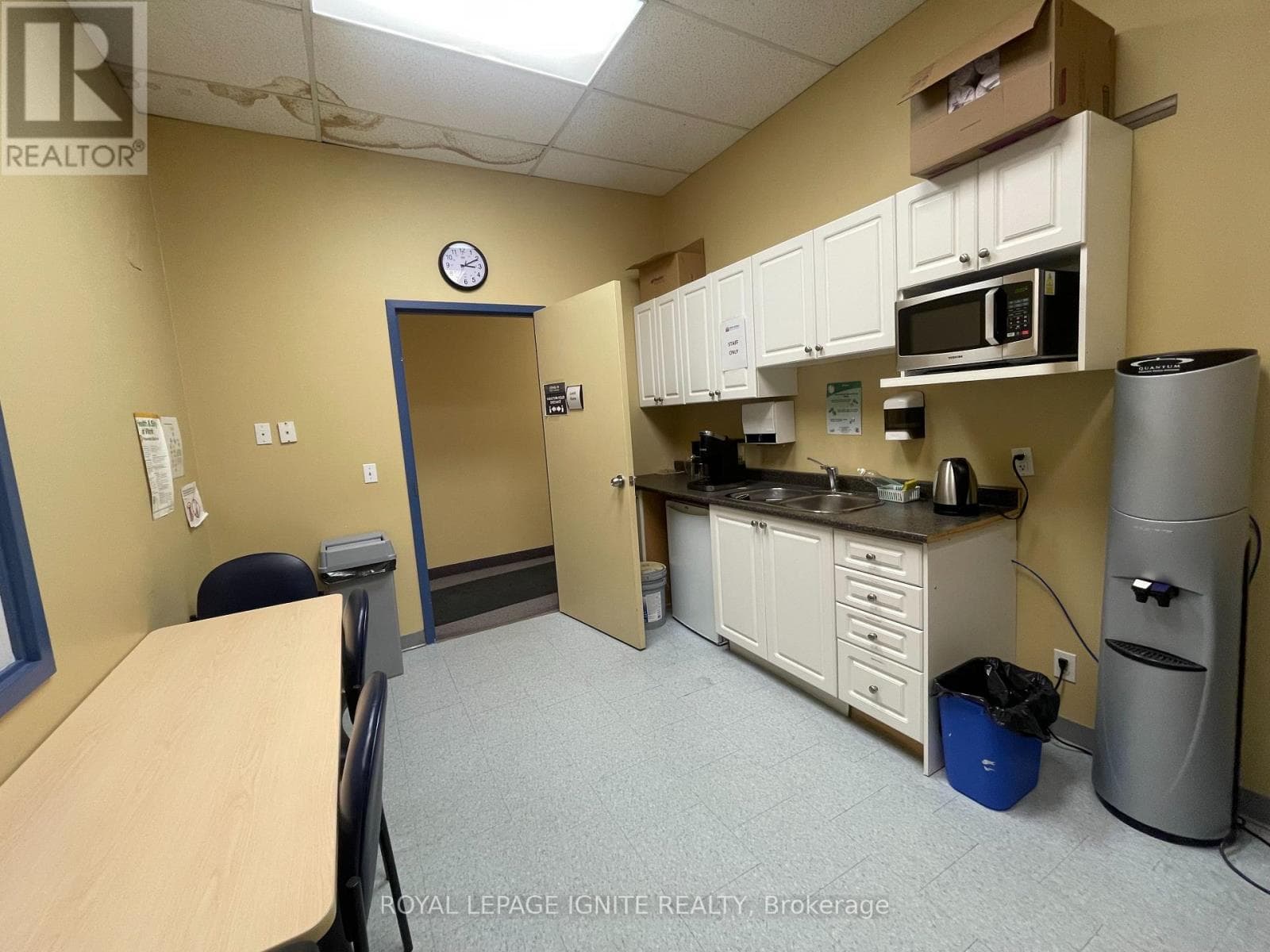 Retail at 10 & 11- 1395 Abbeywood Drive, Oakville (GA Glen Abbey), Ontario - Photo 9 - RE/MAX Garden City Realty