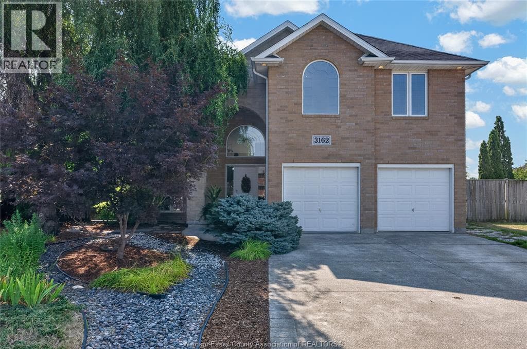 3162 Leisure Crescent