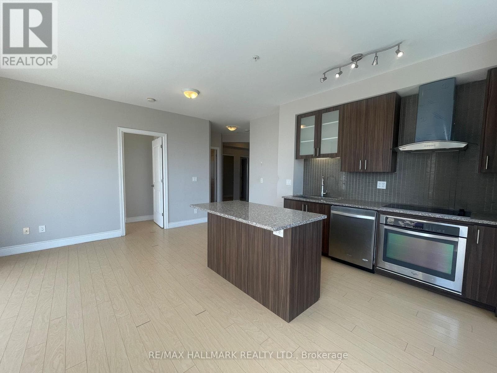 Single Family at #1608- 9090 Yonge Street, Richmond Hill (South Richvale), Ontario - Photo 5 - RE/MAX Garden City Realty