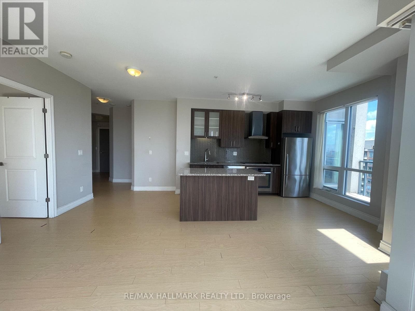 Single Family at #1608- 9090 Yonge Street, Richmond Hill (South Richvale), Ontario - Photo 6 - RE/MAX Garden City Realty