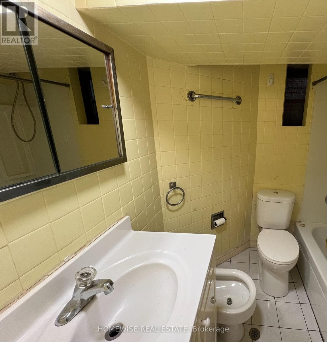 Single Family at Lower- 261 Ossington Avenue, Toronto (Trinity-Bellwoods), Ontario - Photo 9 - RE/MAX Garden City Realty