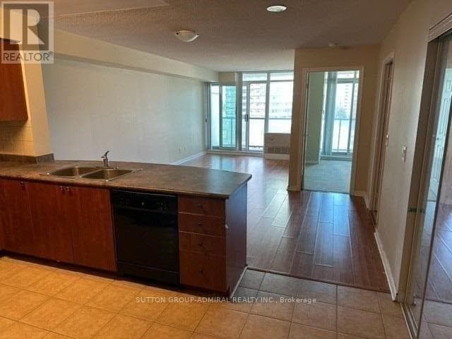 Single Family at 701- 5508 Yonge Street, Toronto (Willowdale West), Ontario - Photo 4 - RE/MAX Garden City Realty
