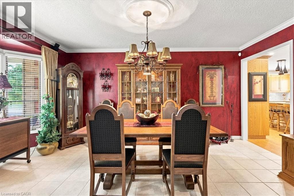 Single Family at 39 EVERWOOD Run, Kitchener, Ontario - Photo 9 - RE/MAX Garden City Realty
