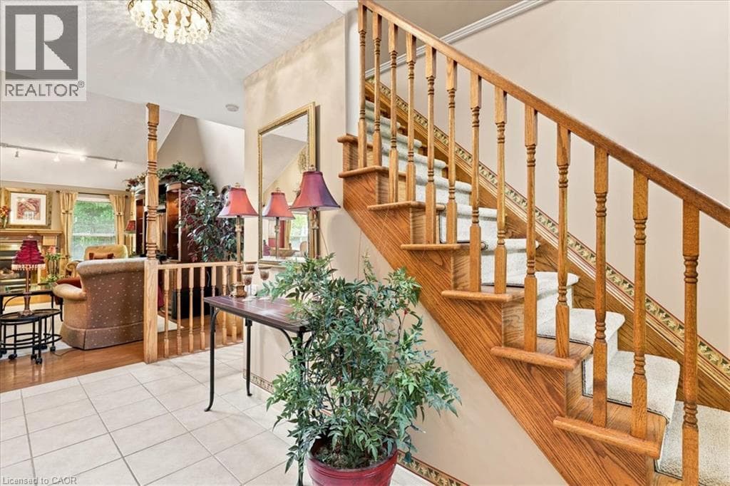 Single Family at 39 EVERWOOD Run, Kitchener, Ontario - Photo 8 - RE/MAX Garden City Realty