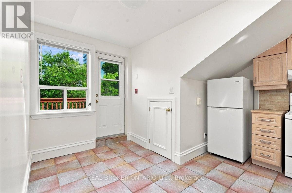 Multi-family at 3- 12 Foxbar Road, Toronto (Yonge-St. Clair), Ontario - Photo 8 - RE/MAX Garden City Realty