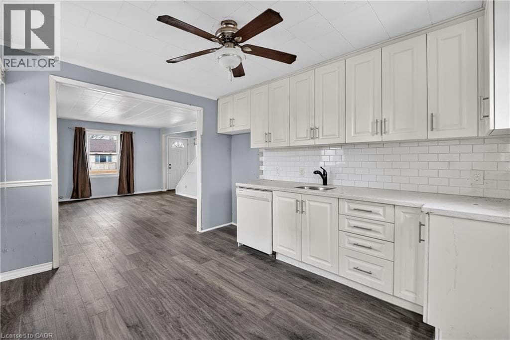 Single Family at 85 GRASS Avenue, St. Catharines, Ontario - Photo 8 - RE/MAX Garden City Realty