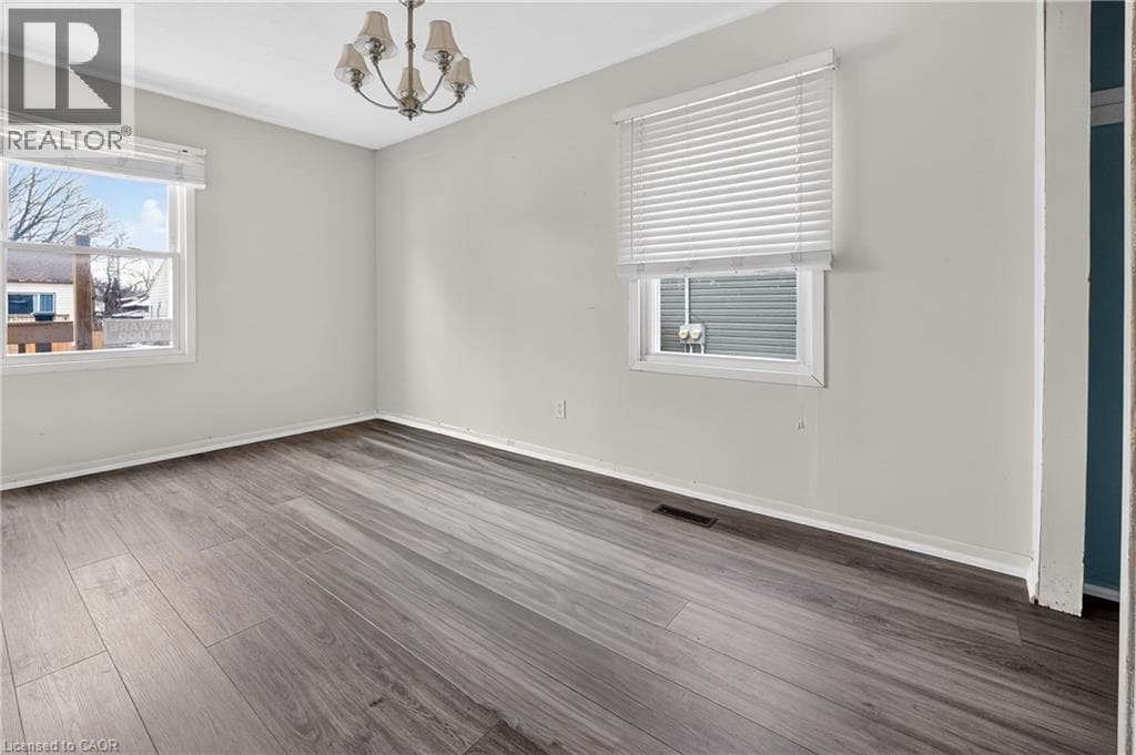 Single Family at 85 GRASS Avenue, St. Catharines, Ontario - Photo 10 - RE/MAX Garden City Realty