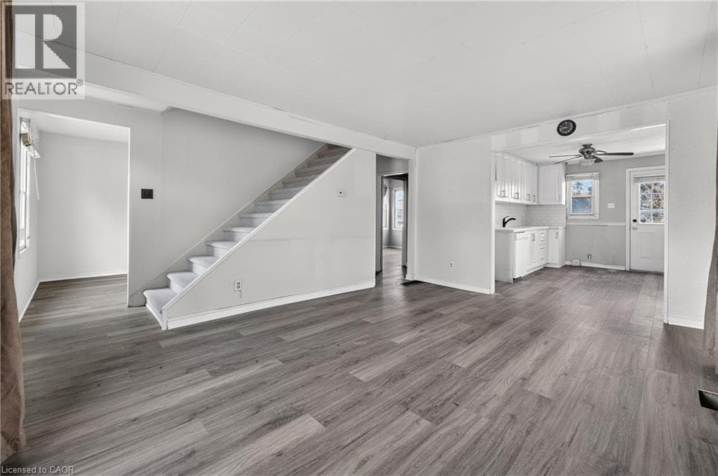 Single Family at 85 GRASS Avenue, St. Catharines, Ontario - Photo 6 - RE/MAX Garden City Realty