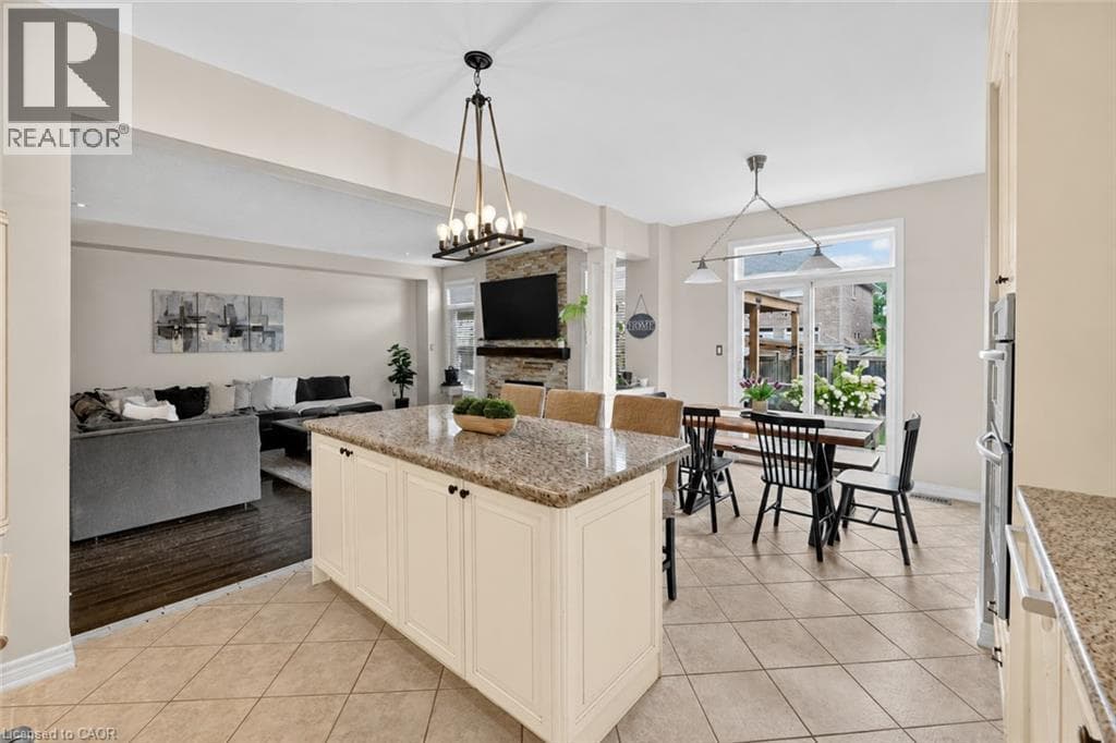 Single Family at 58 PEACH TREE Lane, Grimsby, Ontario - Photo 10 - RE/MAX Garden City Realty