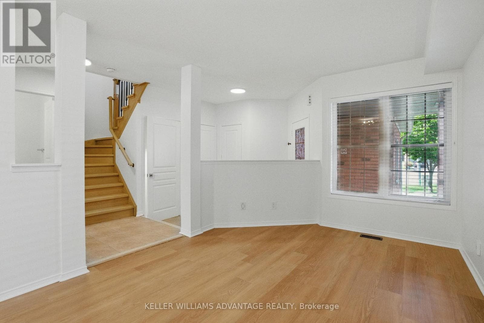 Single Family at 23 Kressman Court, Whitby (Williamsburg), Ontario - Photo 6 - RE/MAX Garden City Realty