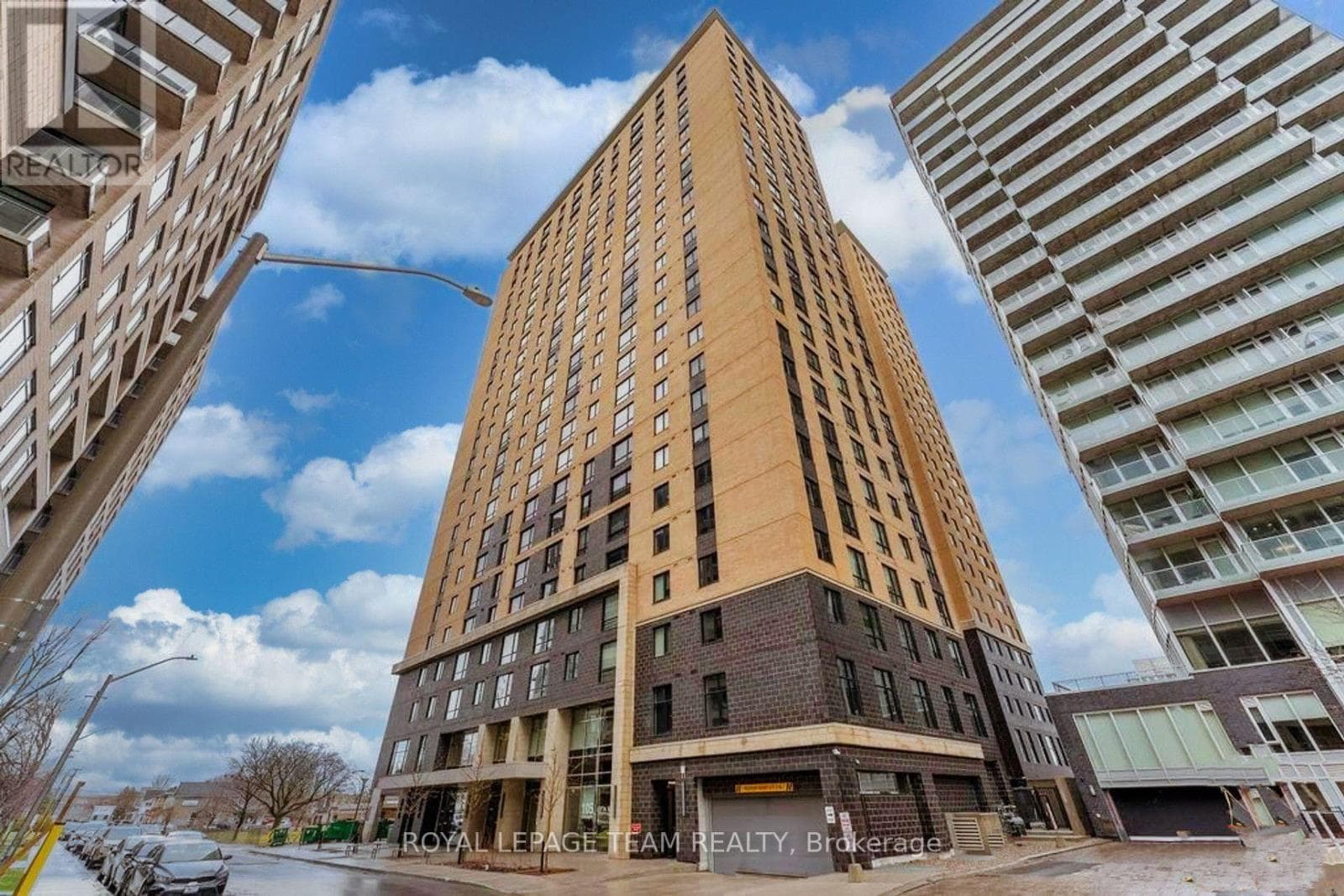 1118- 105 Champagne Avenue