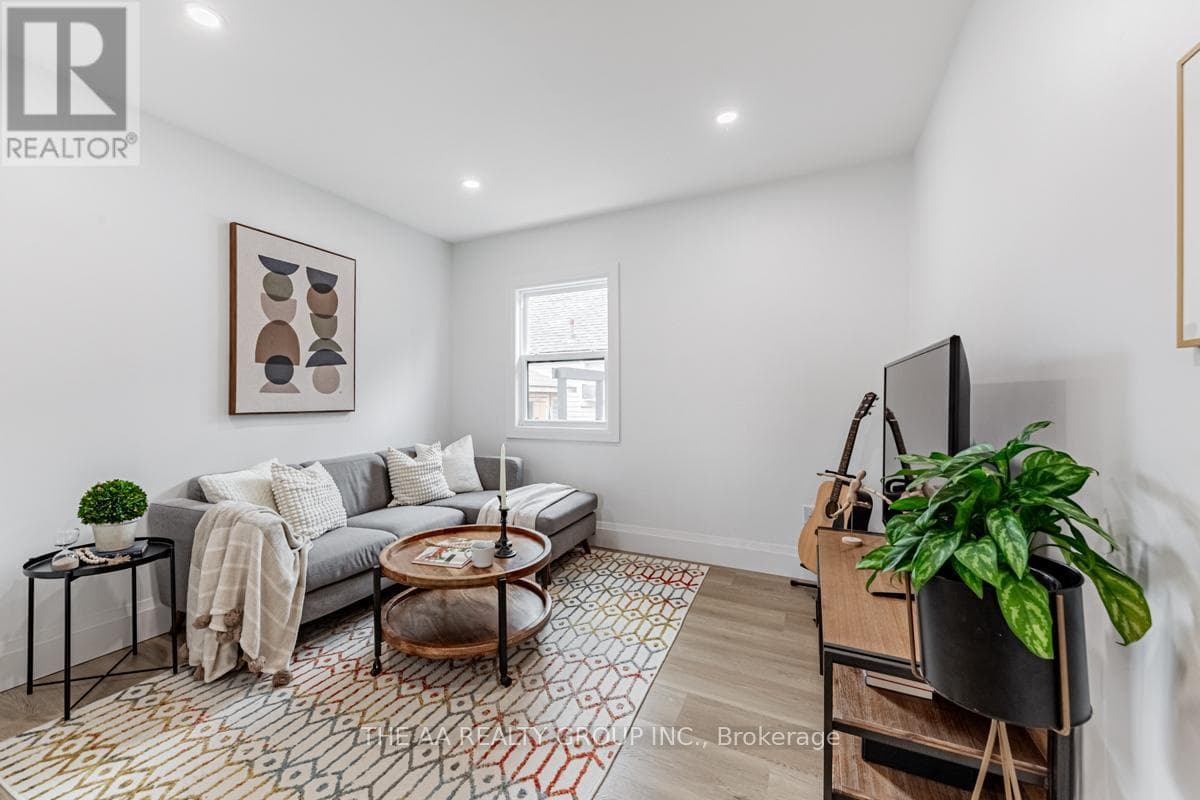 Single Family at 212 Oshawa Boulevard, Oshawa (Central), Ontario - Photo 10 - RE/MAX Garden City Realty
