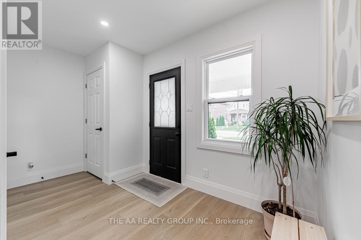 Single Family at 212 Oshawa Boulevard, Oshawa (Central), Ontario - Photo 6 - RE/MAX Garden City Realty