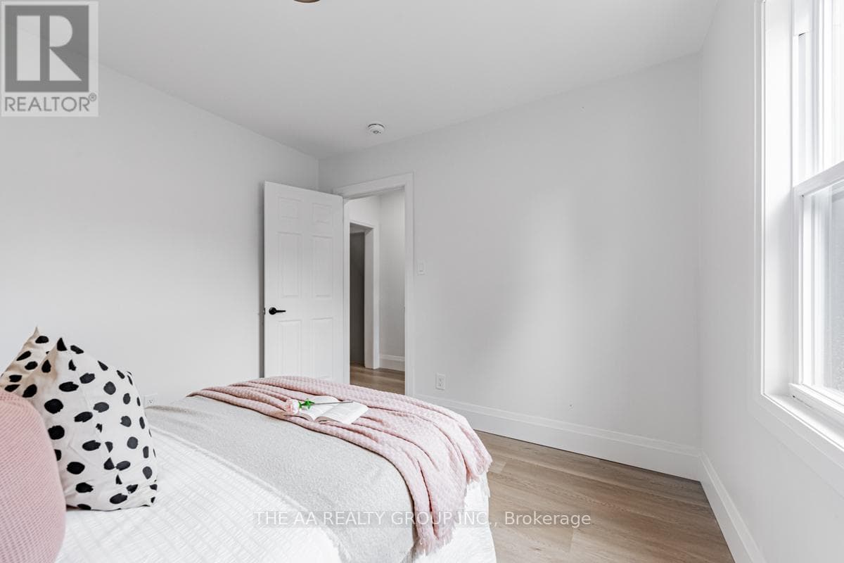 Single Family at 212 Oshawa Boulevard, Oshawa (Central), Ontario - Photo 8 - RE/MAX Garden City Realty
