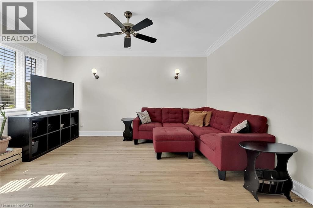 Single Family at 70 CONCORD Avenue, St. Catharines, Ontario - Photo 6 - RE/MAX Garden City Realty