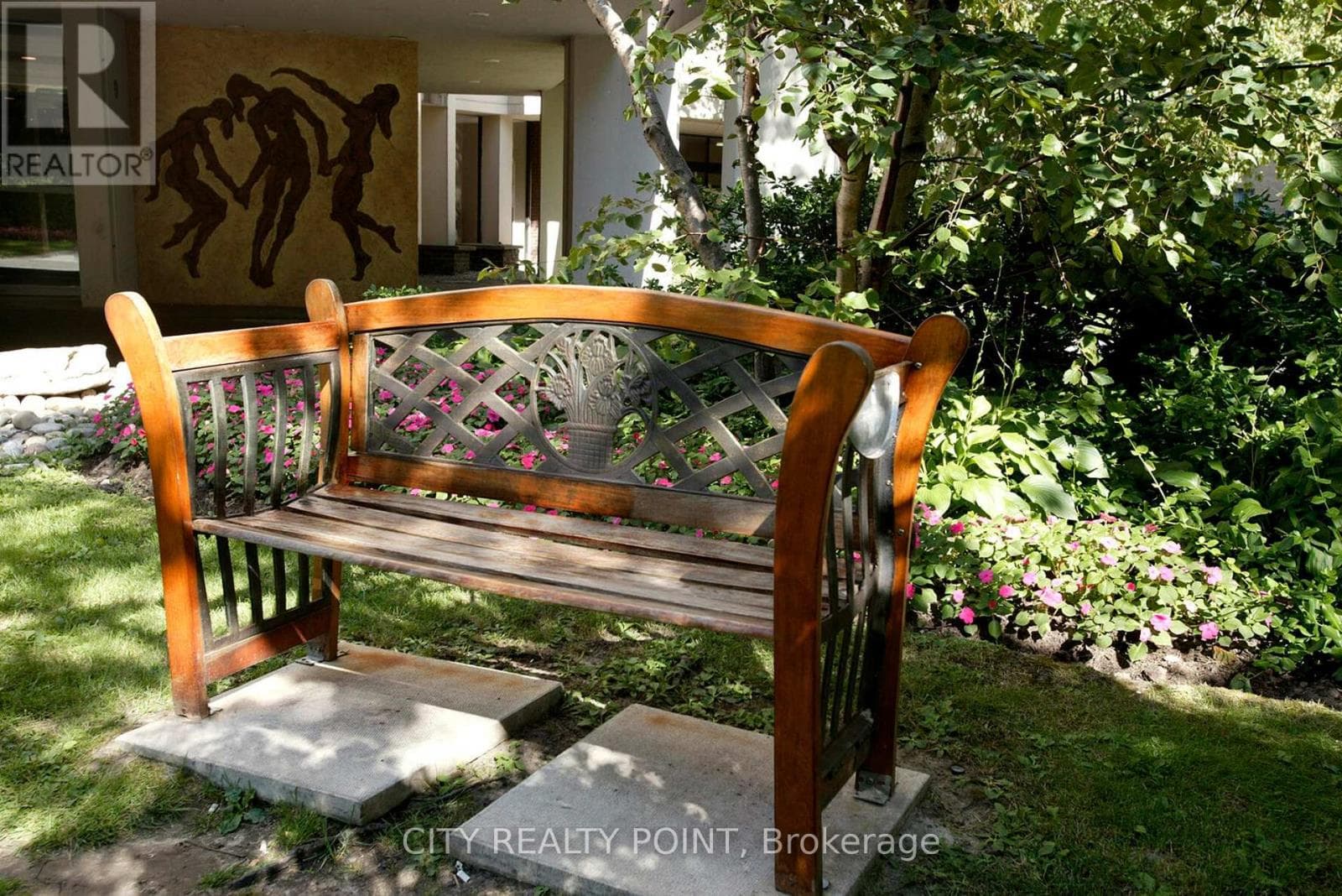 Single Family at 1002- 9 Deer Park Crescent, Toronto (Yonge-St. Clair), Ontario - Photo 10 - RE/MAX Garden City Realty