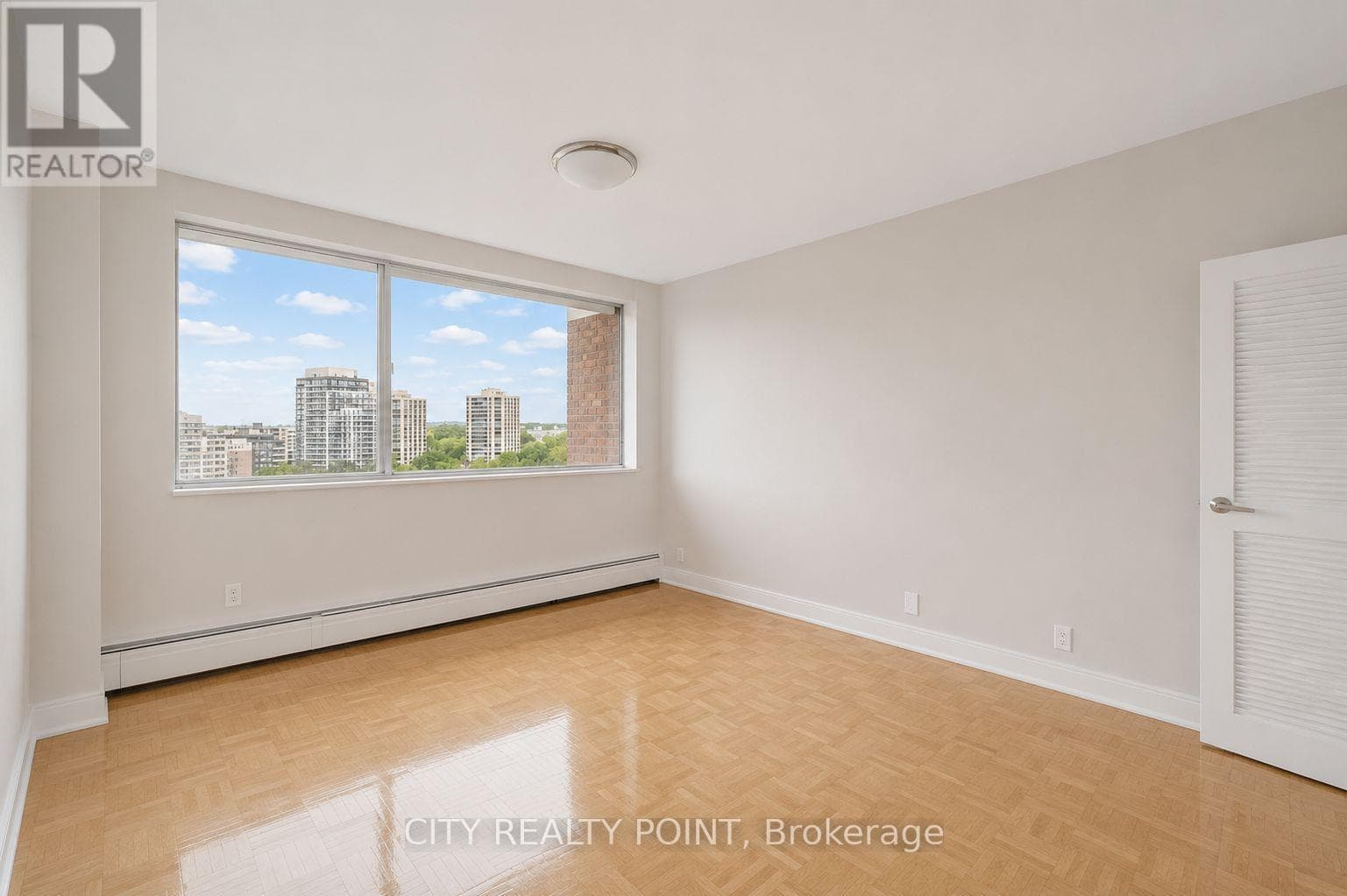 Single Family at 1002- 9 Deer Park Crescent, Toronto (Yonge-St. Clair), Ontario - Photo 4 - RE/MAX Garden City Realty