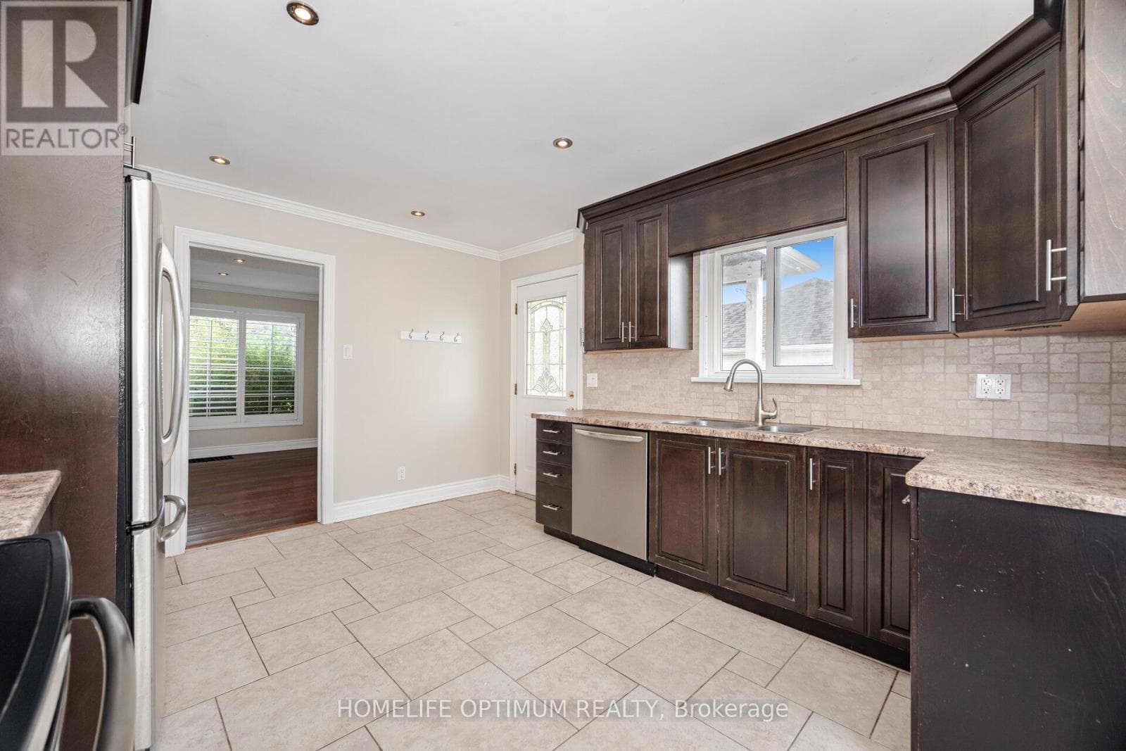 Single Family at 128 Eagle Street, Newmarket (Central Newmarket), Ontario - Photo 10 - RE/MAX Garden City Realty