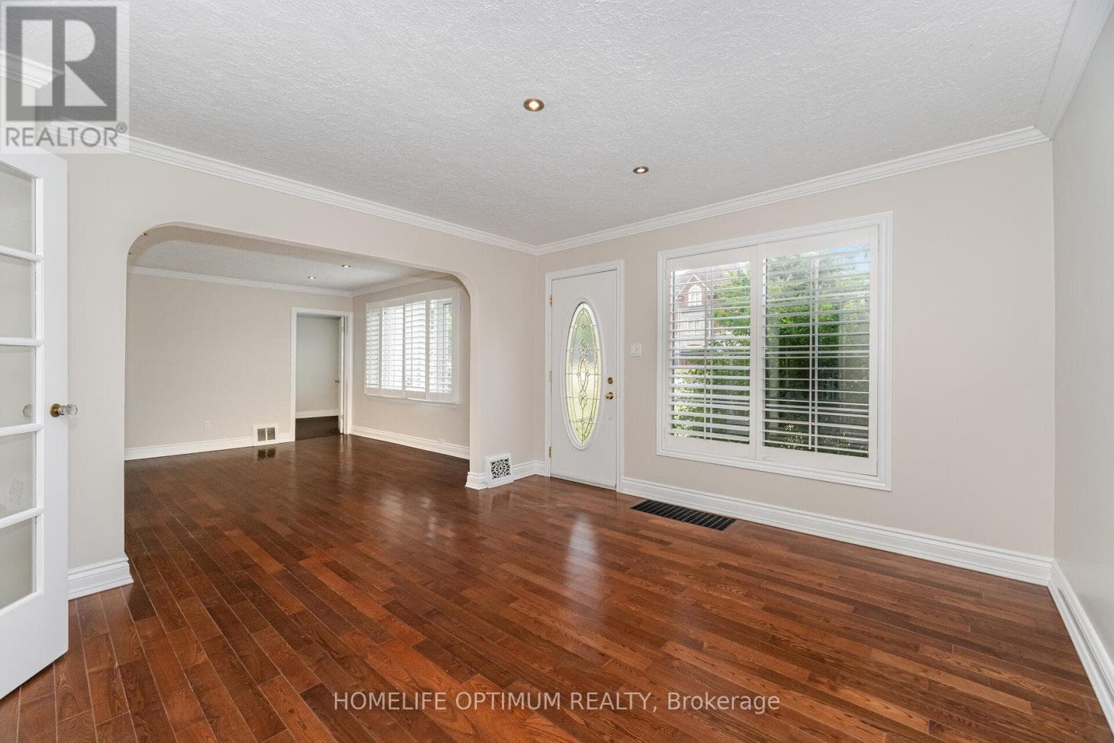 Single Family at 128 Eagle Street, Newmarket (Central Newmarket), Ontario - Photo 6 - RE/MAX Garden City Realty