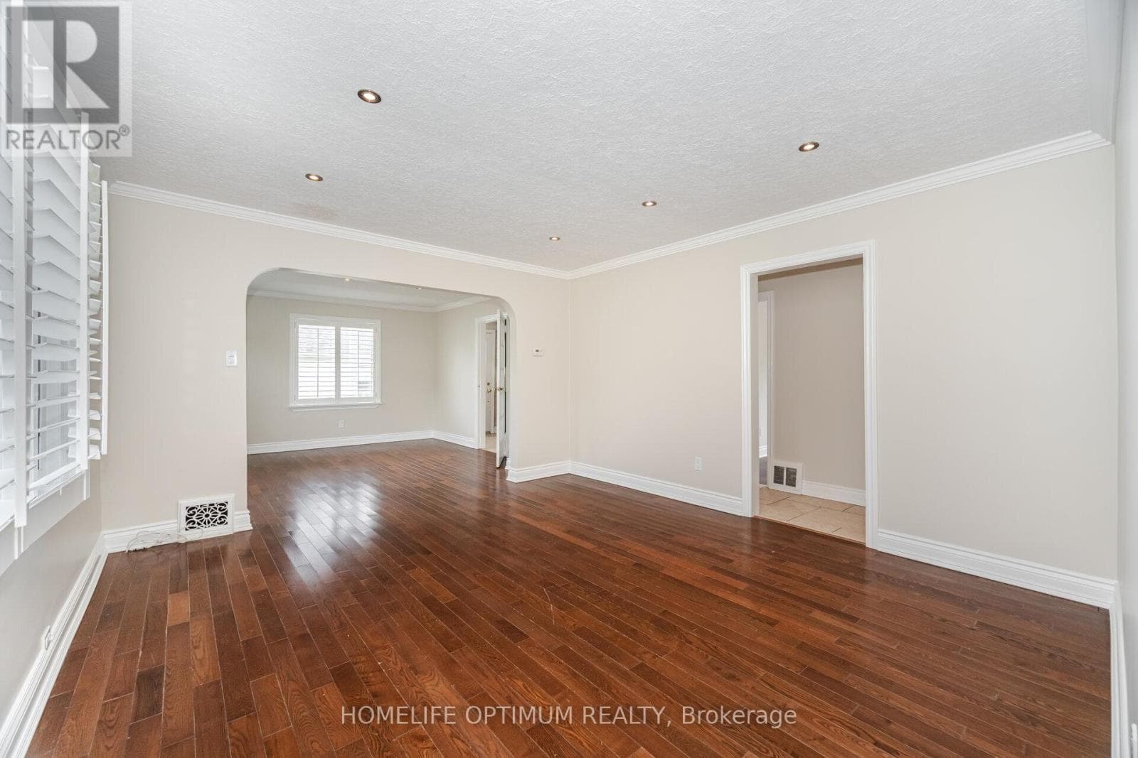 Single Family at 128 Eagle Street, Newmarket (Central Newmarket), Ontario - Photo 7 - RE/MAX Garden City Realty
