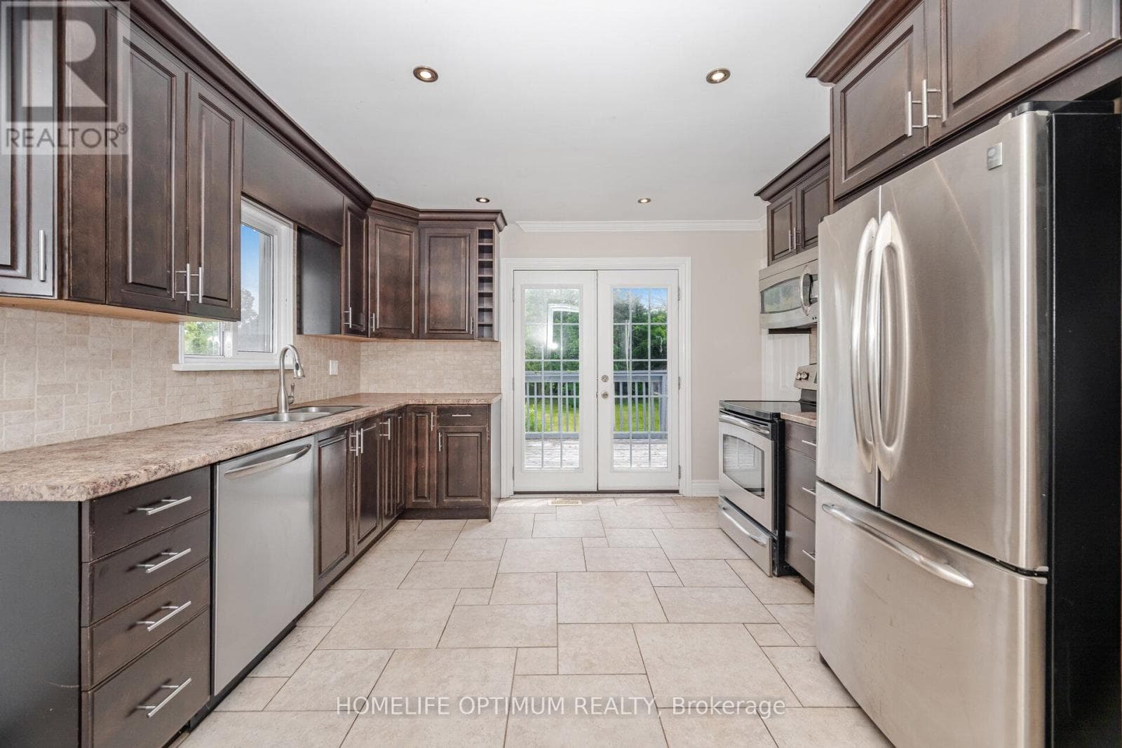 Single Family at 128 Eagle Street, Newmarket (Central Newmarket), Ontario - Photo 8 - RE/MAX Garden City Realty