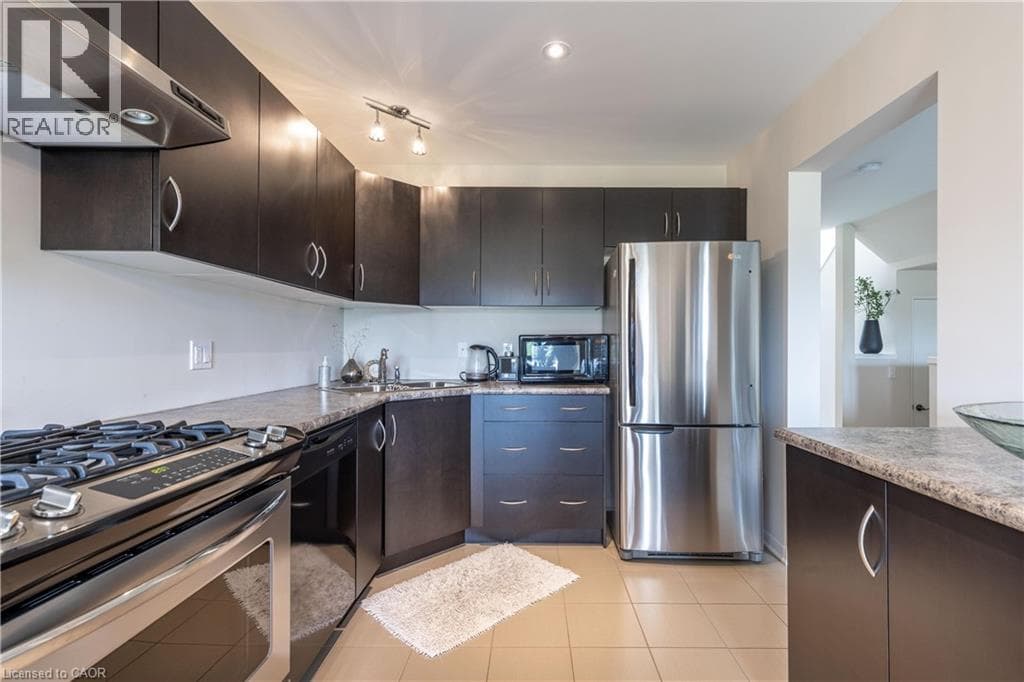 Single Family at 8625 UPPER CANADA Drive, Niagara Falls, Ontario - Photo 9 - RE/MAX Garden City Realty