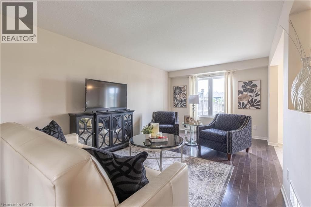 Single Family at 8625 UPPER CANADA Drive, Niagara Falls, Ontario - Photo 4 - RE/MAX Garden City Realty