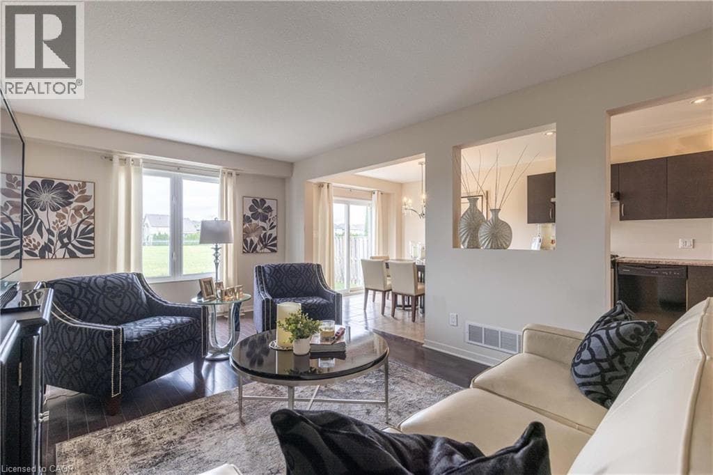 Single Family at 8625 UPPER CANADA Drive, Niagara Falls, Ontario - Photo 5 - RE/MAX Garden City Realty