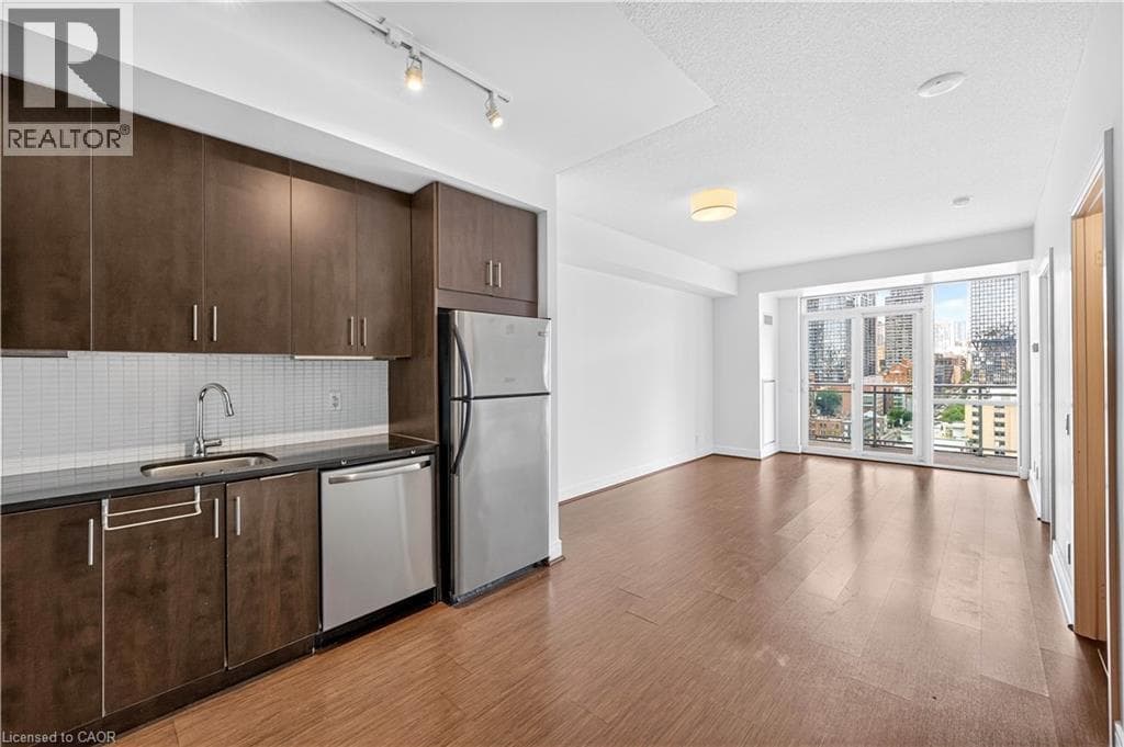Single Family at 1202- 112 GEORGE Street, Toronto, Ontario - Photo 6 - RE/MAX Garden City Realty