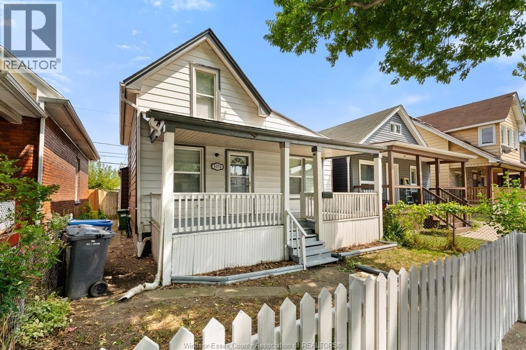 Single Family at 1074 HICKORY Road, Windsor, Ontario - Photo 2 - RE/MAX Garden City Realty