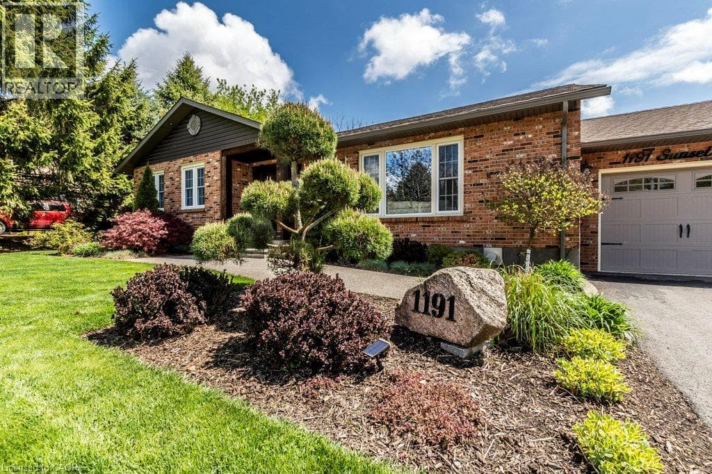 Single Family at 1191 SUNSET Drive, Pelham, Ontario - Photo 3 - RE/MAX Garden City Realty
