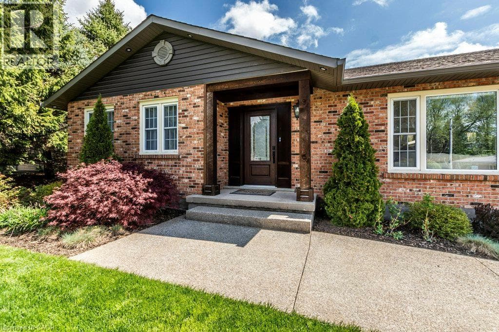 Single Family at 1191 SUNSET Drive, Pelham, Ontario - Photo 5 - RE/MAX Garden City Realty