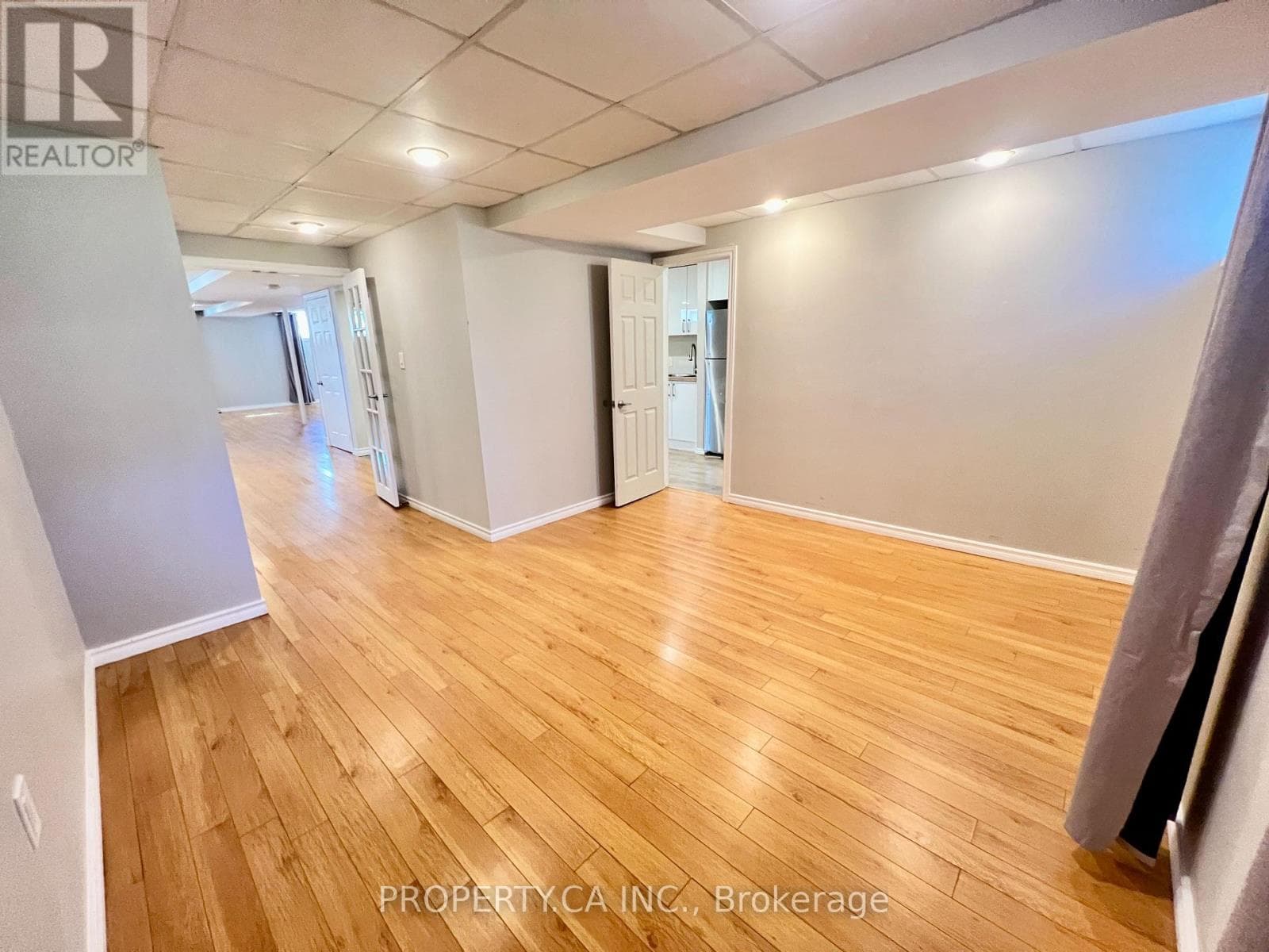 Single Family at Lower- 205 Talbot Crescent, Newmarket (Central Newmarket), Ontario - Photo 5 - RE/MAX Garden City Realty