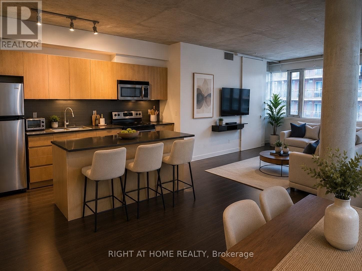 Single Family at 304- 38 Niagara Street, Toronto (Niagara), Ontario - Photo 4 - RE/MAX Garden City Realty