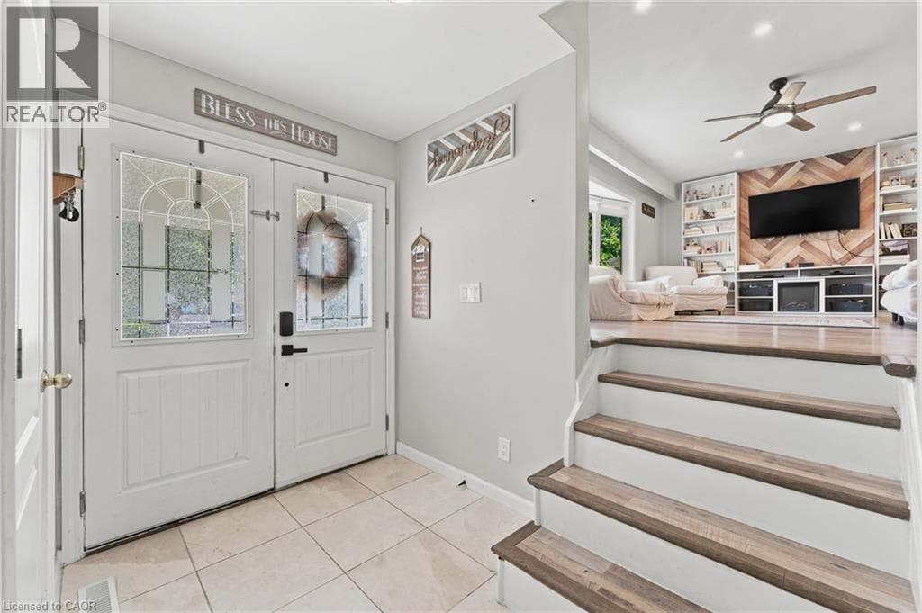 Single Family at 46 MCCOLL Drive, Welland, Ontario - Photo 4 - RE/MAX Garden City Realty
