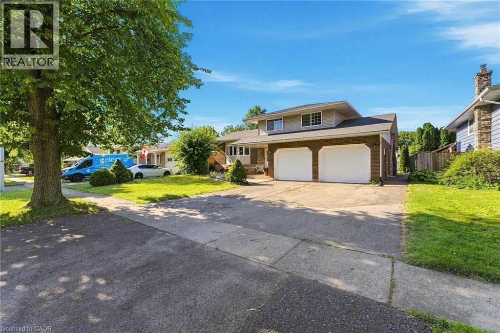Single Family at 46 MCCOLL Drive, Welland, Ontario - Photo 2 - RE/MAX Garden City Realty