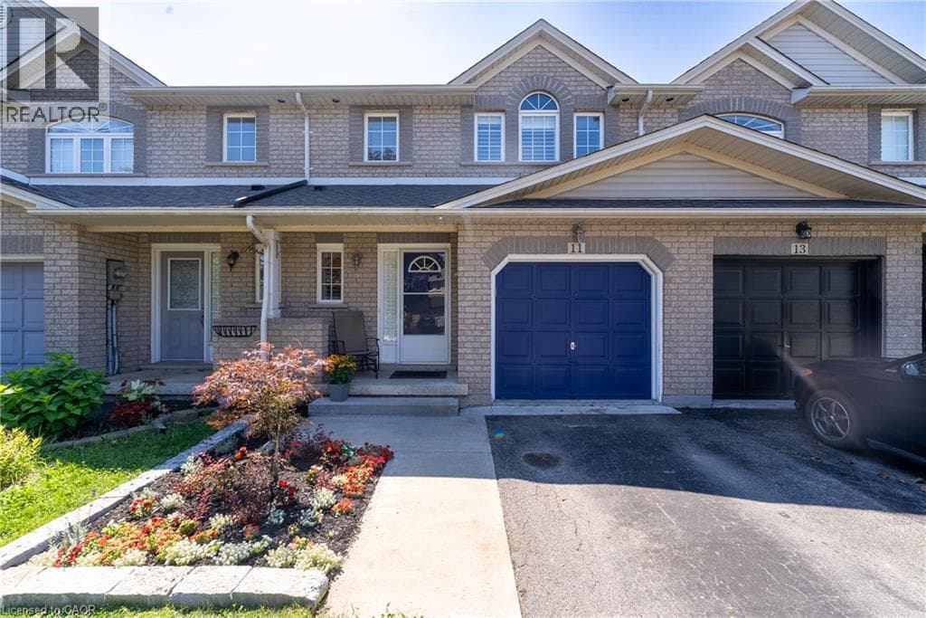 Single Family at 11 ELDERBERRY Avenue, Grimsby, Ontario - Photo 3 - RE/MAX Garden City Realty