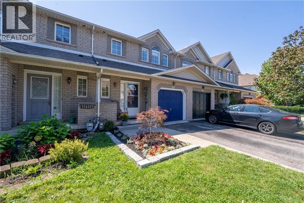 Single Family at 11 ELDERBERRY Avenue, Grimsby, Ontario - Photo 2 - RE/MAX Garden City Realty