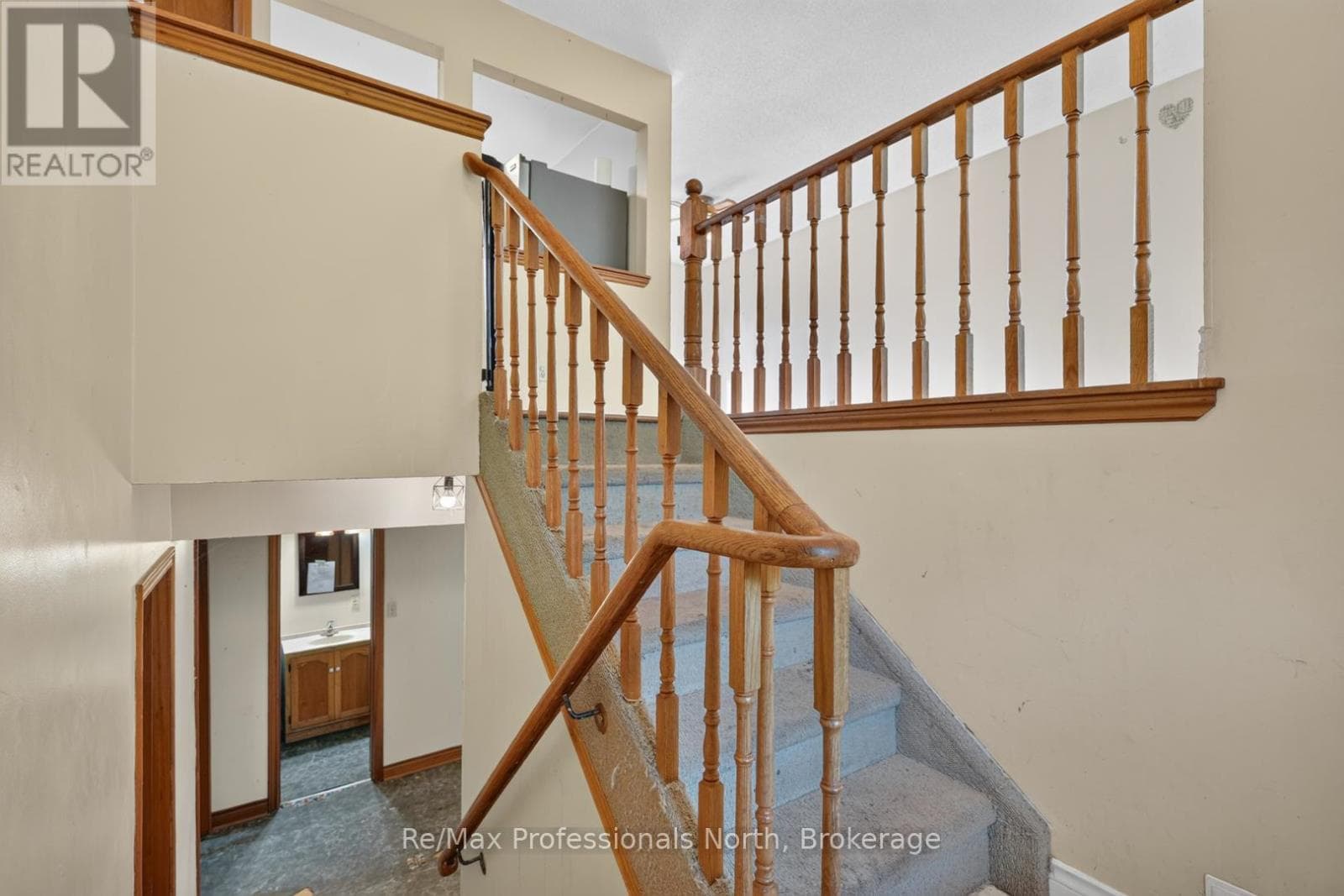 Single Family at 232 Shannon Street, Orillia, Ontario - Photo 3 - RE/MAX Garden City Realty