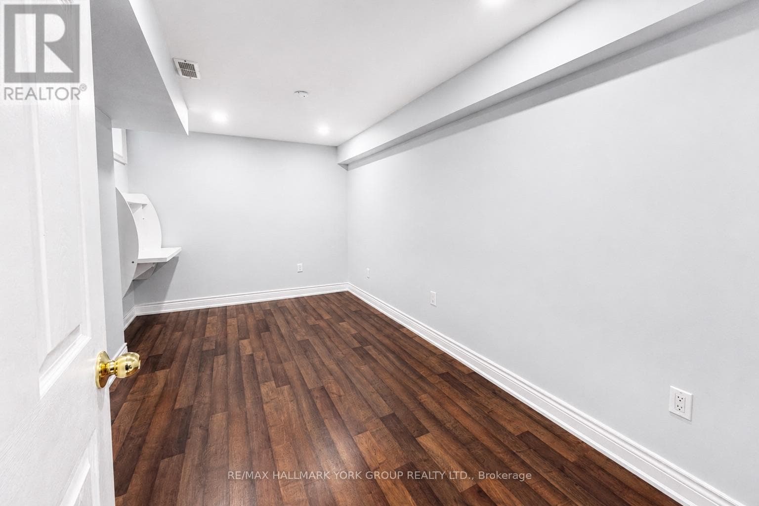 Single Family at 33 Deerwood Crescent, Richmond Hill (Oak Ridges), Ontario - Photo 7 - RE/MAX Garden City Realty