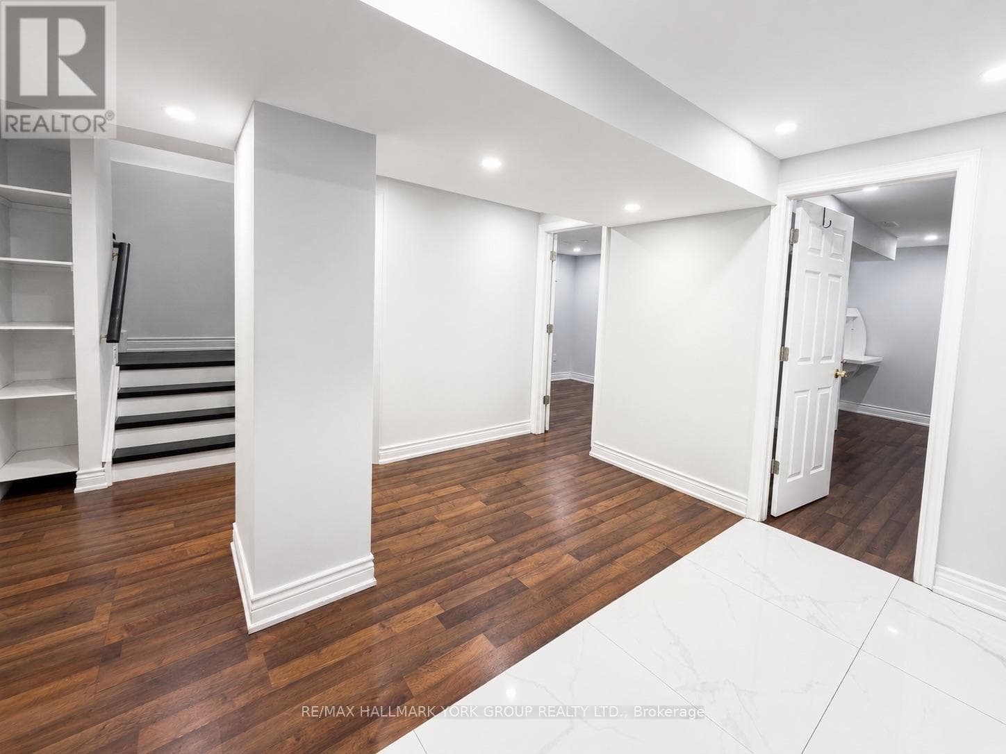 Single Family at 33 Deerwood Crescent, Richmond Hill (Oak Ridges), Ontario - Photo 6 - RE/MAX Garden City Realty