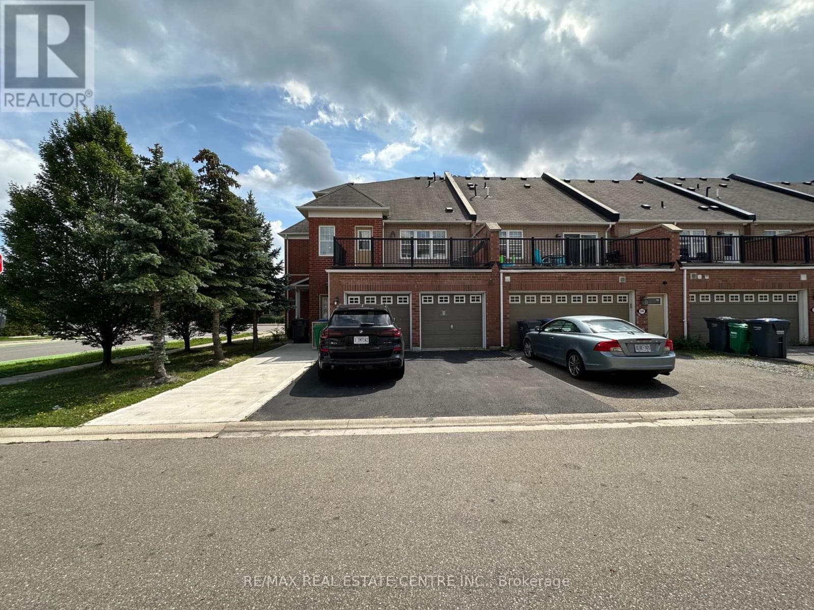 Single Family at 52 Commuter Drive, Brampton (Northwest Brampton), Ontario - Photo 8 - RE/MAX Garden City Realty